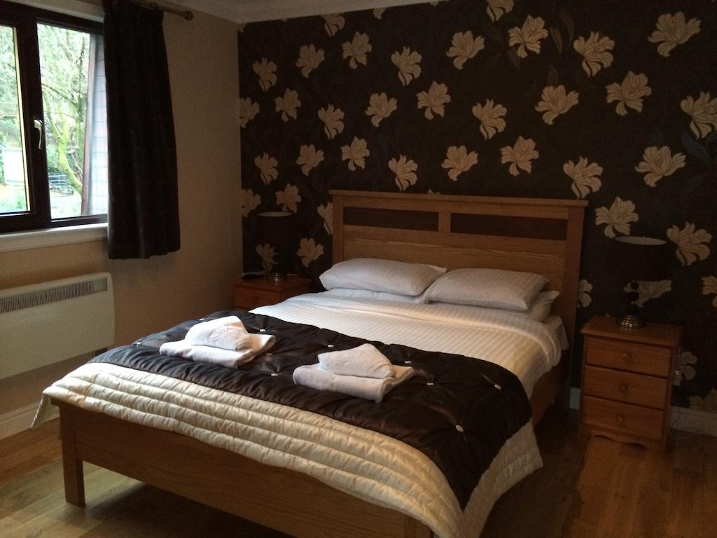Ben Arthur'S Bothy Luxury Flat Arrochar Room photo